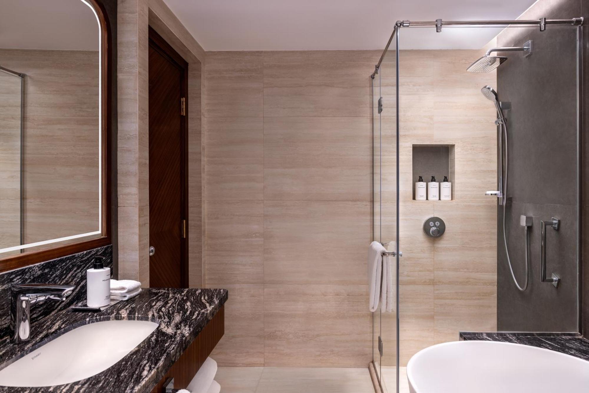 Prestige King Suite with Nile View and Club Millesime Access